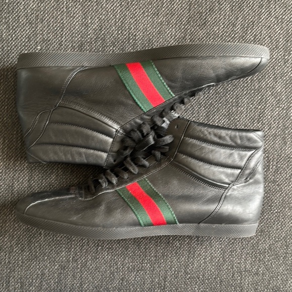 Gucci Black High-Top Sneakers with Red and Green Stripes - Picture 4 of 13